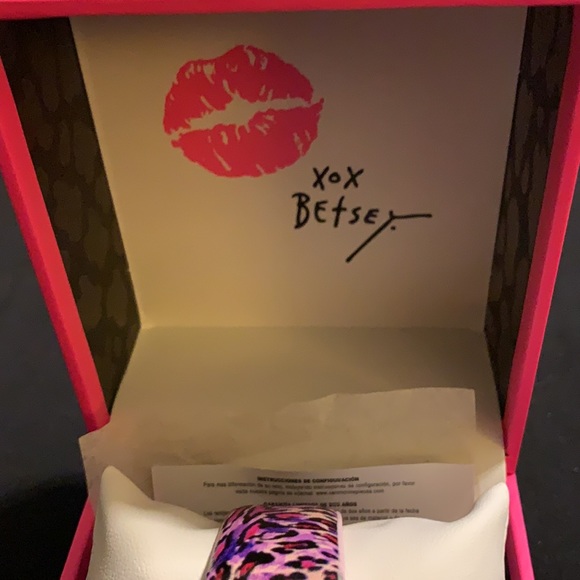 Betsey Johnson pink leopard watch - Picture 4 of 10